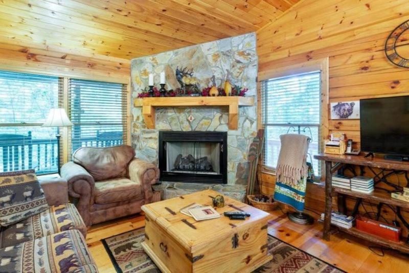 הוילה בלו רידג' Mountain Spirit Cabin - Fireplace And Hot Tub מראה חיצוני תמונה